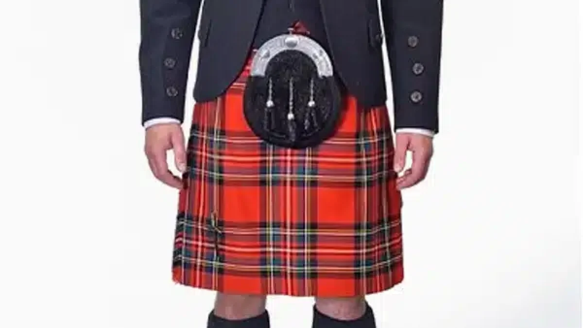 Calze e pantofole uomo: accessori comodi e pratici